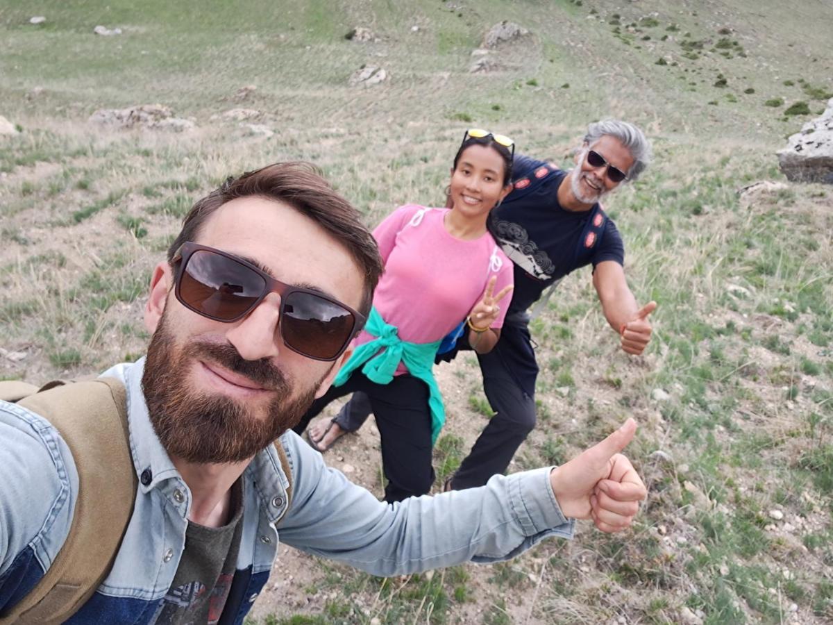 Xinaliq Khinalig Izzet'S Riverside Home Stay Eksteriør bilde