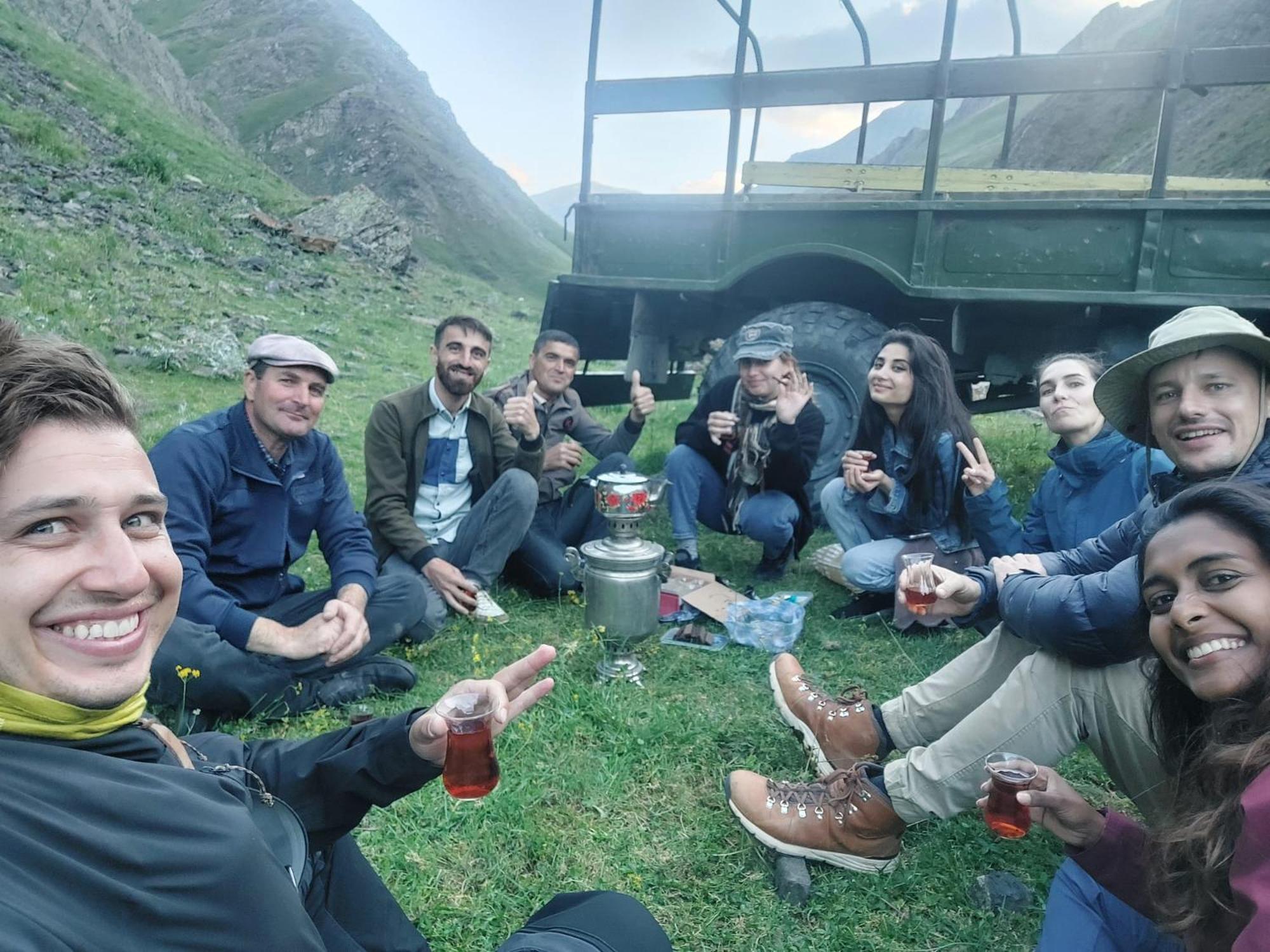 Xinaliq Khinalig Izzet'S Riverside Home Stay Eksteriør bilde