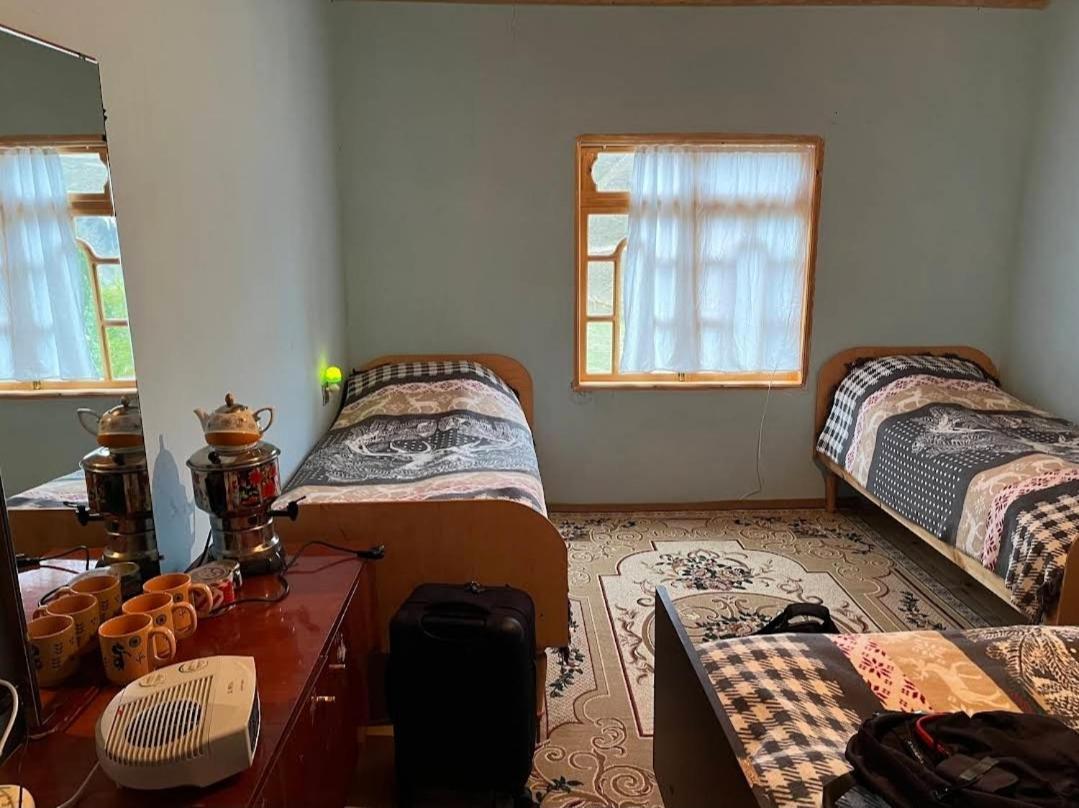 Xinaliq Khinalig Izzet'S Riverside Home Stay Eksteriør bilde