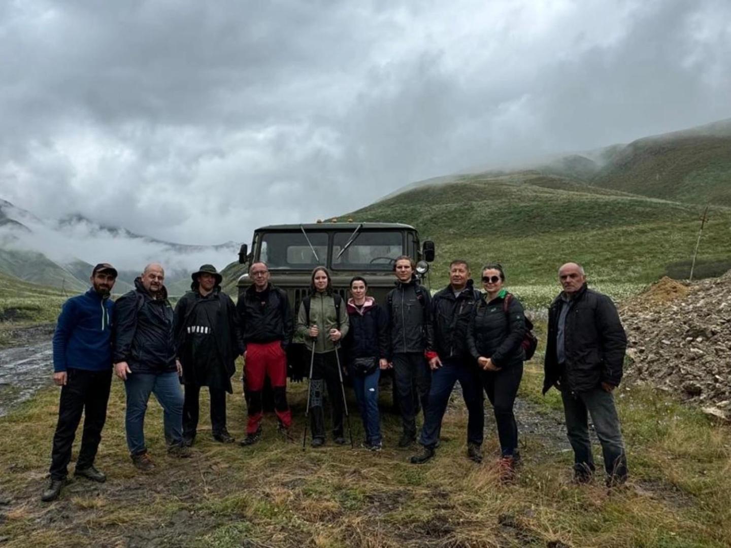 Xinaliq Khinalig Izzet'S Riverside Home Stay Eksteriør bilde
