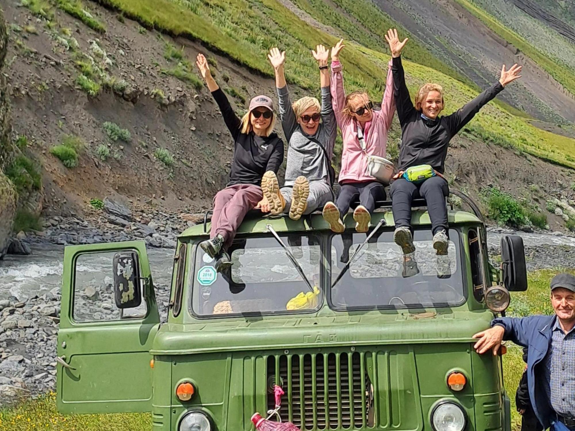 Xinaliq Khinalig Izzet'S Riverside Home Stay Eksteriør bilde