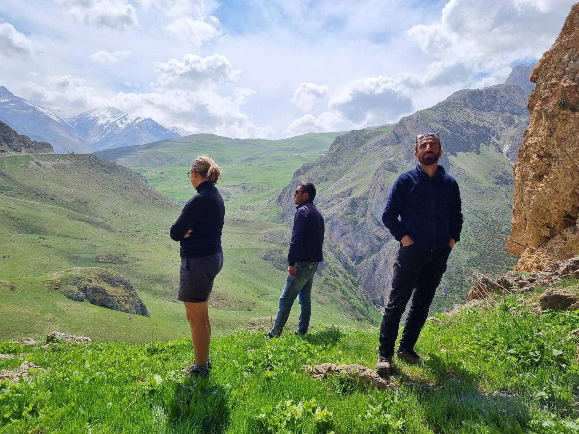 Xinaliq Khinalig Izzet'S Riverside Home Stay Eksteriør bilde
